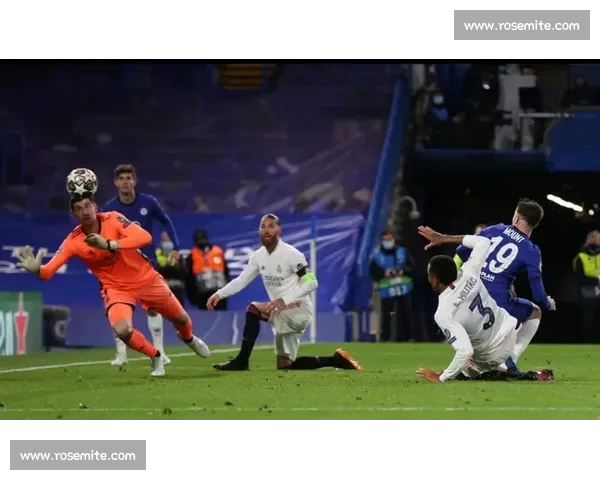 张昱杰护腿板暗藏全家福密码 训练预演助其中超关键破门