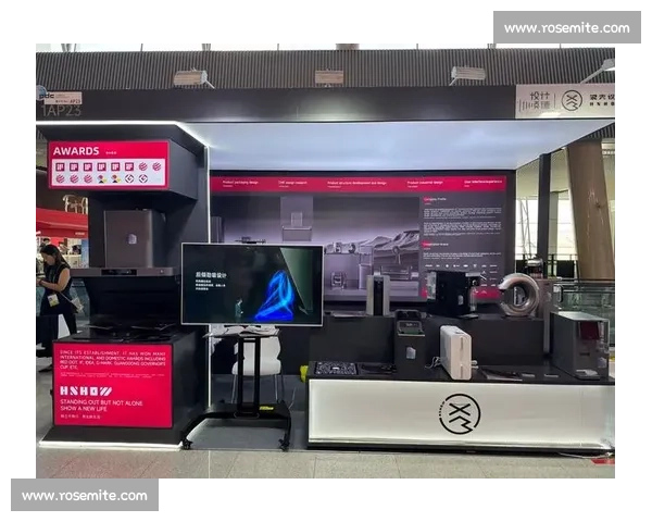 创新不止！电竞科技展上的智能硬件，让操作快人一步