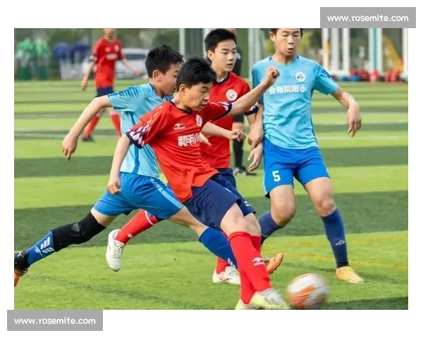 这座城市，正以最饱满的热情迎接足球的到来！